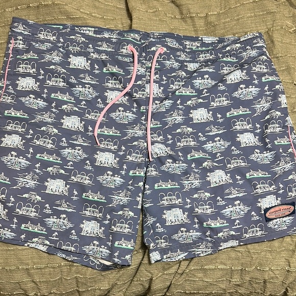 Vineyard Vines Men’s Medium Nautical Swim Trunks - Picture 1 of 6